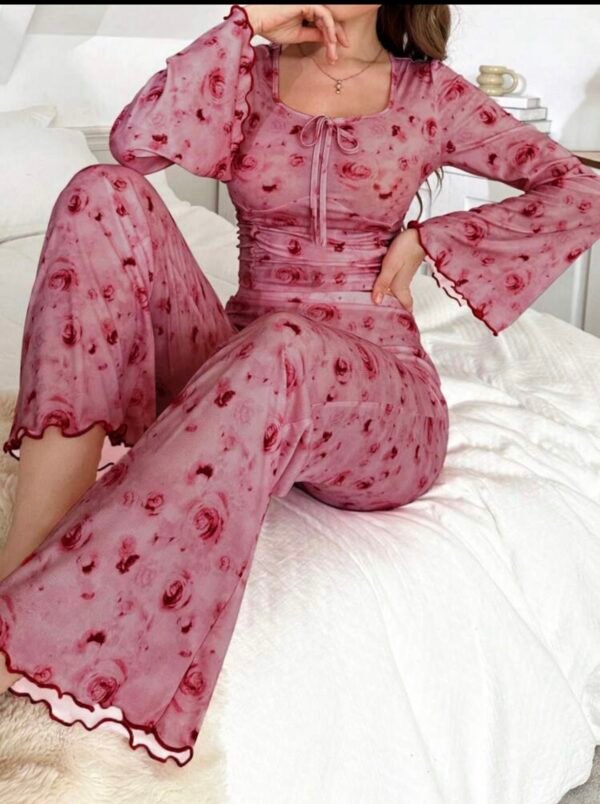 DUSKBASE Ensemble pyjama avec haut à manches longues évasées et imprimé floral froncé et pantalon pour femmes, pour la saison des fêtes, vêtements d'automne-hiver confortables et élégants