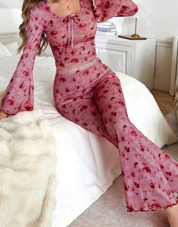 DUSKBASE Ensemble pyjama avec haut à manches longues évasées et imprimé floral froncé et pantalon pour femmes, pour la saison des fêtes, vêtements d'automne-hiver confortables et élégants