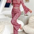 DUSKBASE Ensemble pyjama avec haut à manches longues évasées et imprimé floral froncé et pantalon pour femmes, pour la saison des fêtes, vêtements d'automne-hiver confortables et élégants