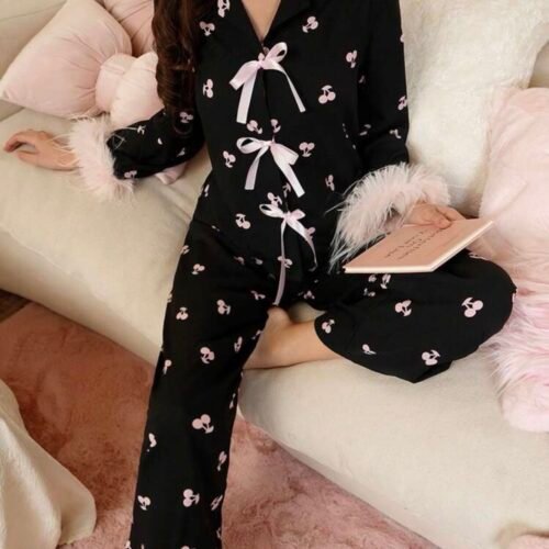 Ensemble Pyjama Femme Noir à Motif Cerises et Nœuds