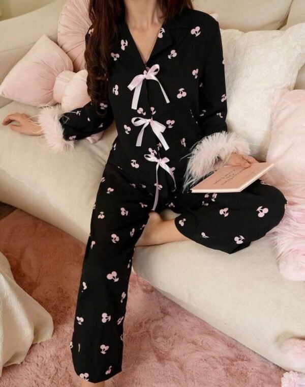 Ensemble Pyjama Femme Noir à Motif Cerises et Nœuds
